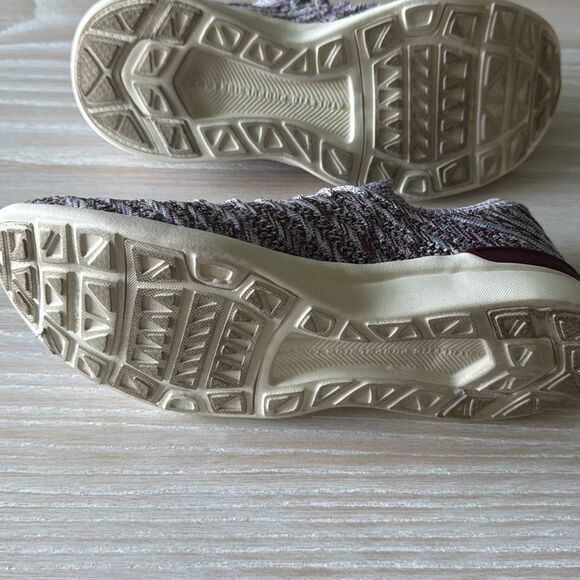 APL Athletic Propulsion Labs - Wave TechLoom Running Sneakers - Burgundy 6.5 - Picture 10 of 14